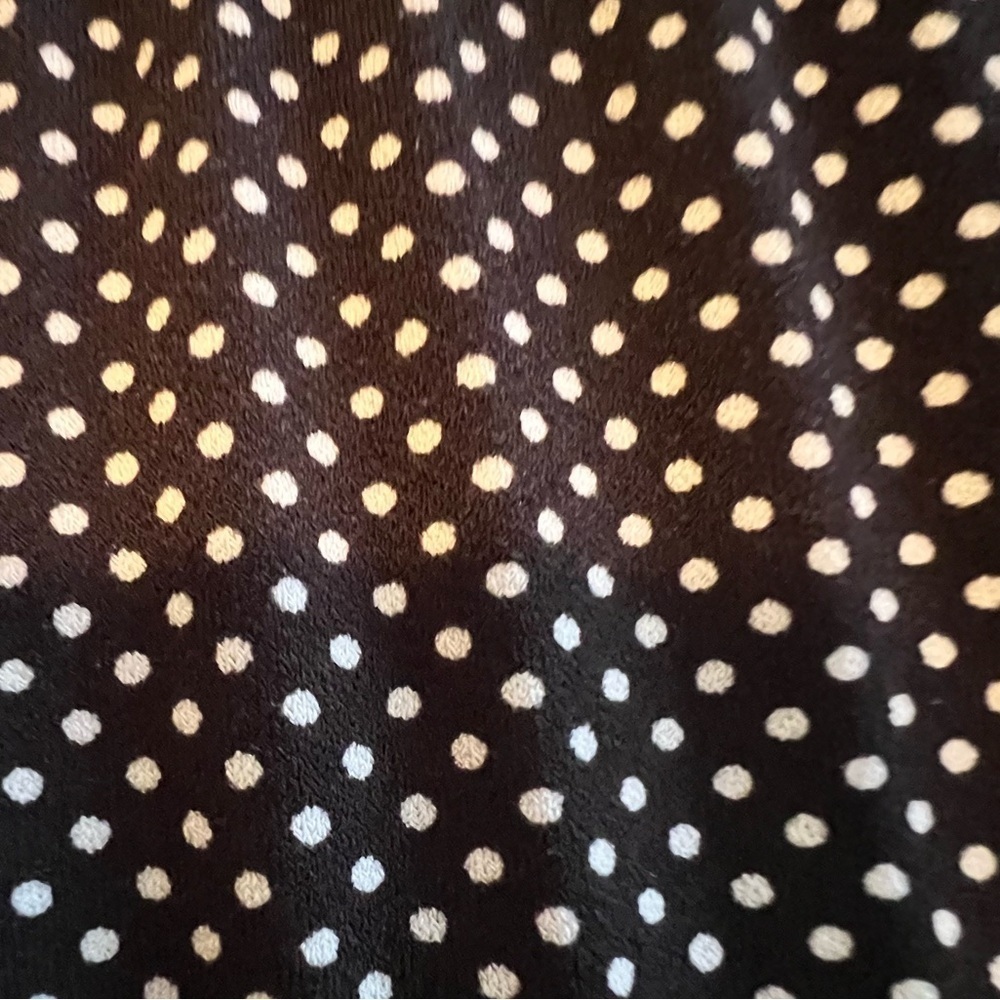 ADRIANNA PAPELL Black and White Polka Dot Sleeveless Top. Size Large. Polyester - Picture 9 of 9